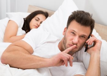 Как наказывают за супружескую неверность в разных странах мира