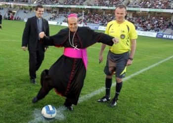 Удачный кадр: 50 самых смешных моментов в футболе