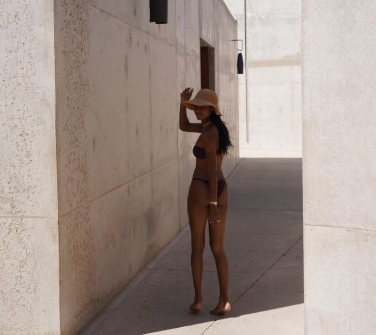 zvozdy v bikini Jasmine Tookes