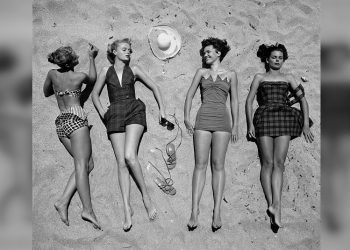 ретро девушки на пляже