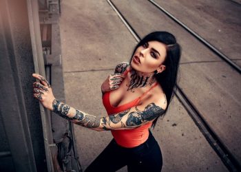 Красотки с тату