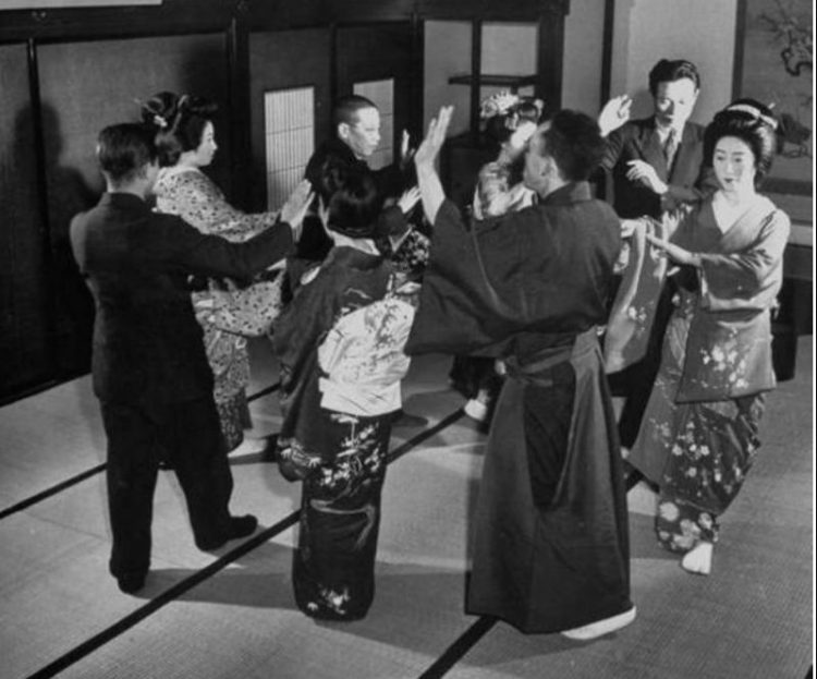Реальная жизнь японских гейш на старинных фото