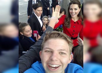 Обычные фото, в которые внезапно “ворвались” знаменитости