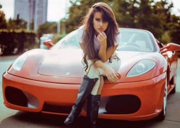 Красота за рулем: 30 фото шикарных девушек