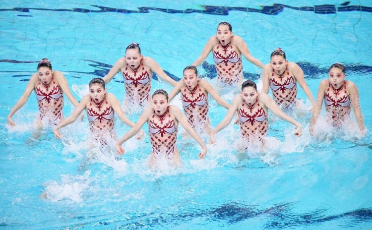 Sync And Giggle Hilarious Snapshots Of Synchronized Swimming • Page 14 Of 25 • 