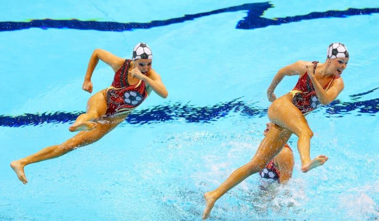 Sync & Giggle: Hilarious Snapshots of Synchronized Swimming